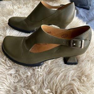 John Fluevog Wearevers Gracias